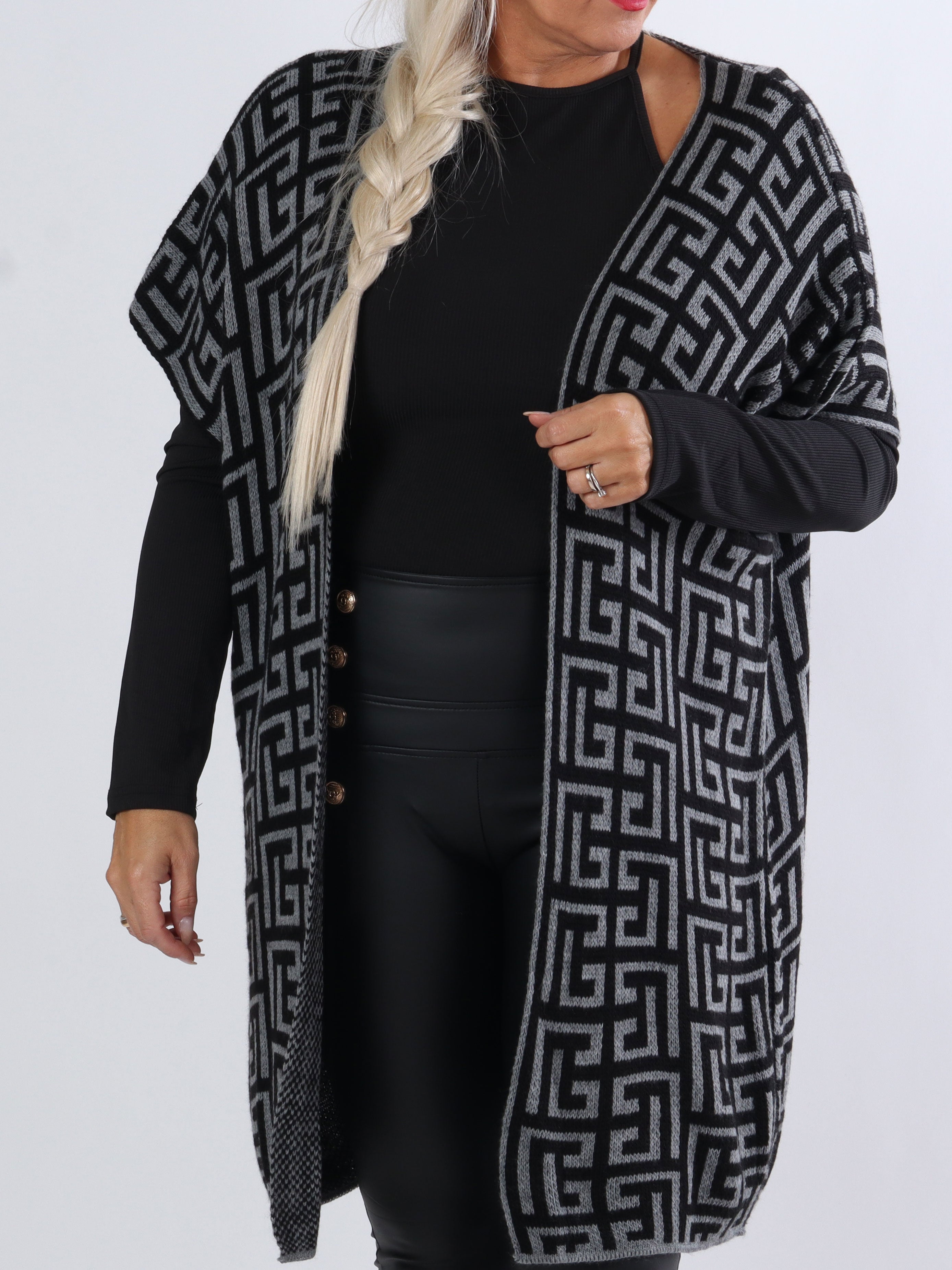 Tilly Pattern - Plus size stickad kofta utan ärmar